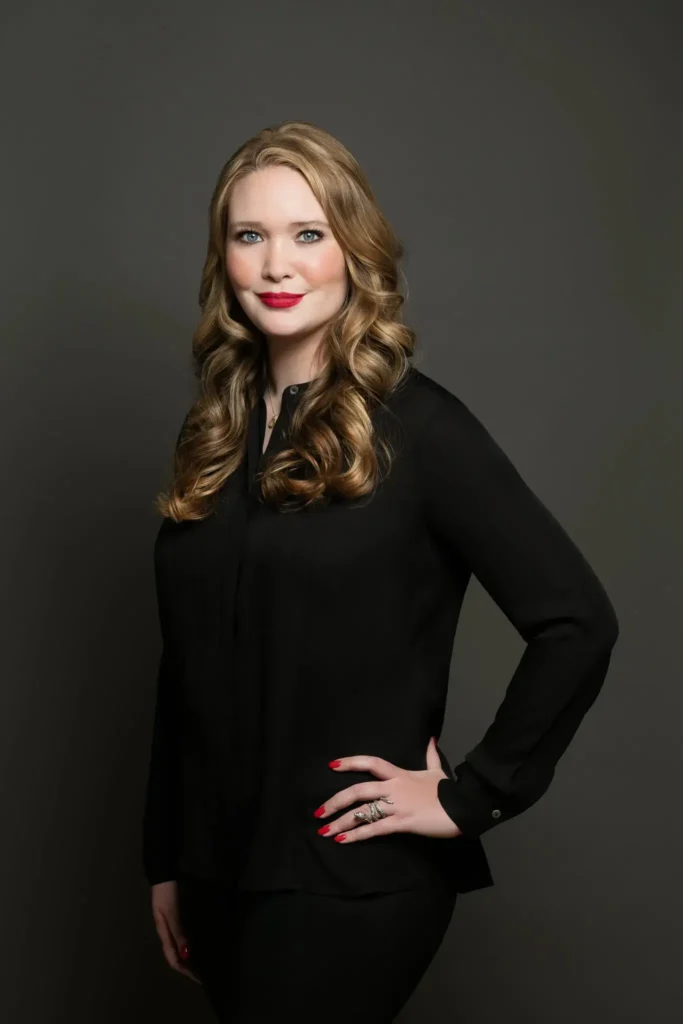 Sarah J. Maas's